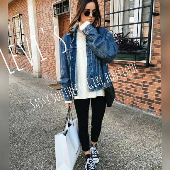 ⭐🆕 Levi's trucker boyfriend jacket - Picture 8 of 13